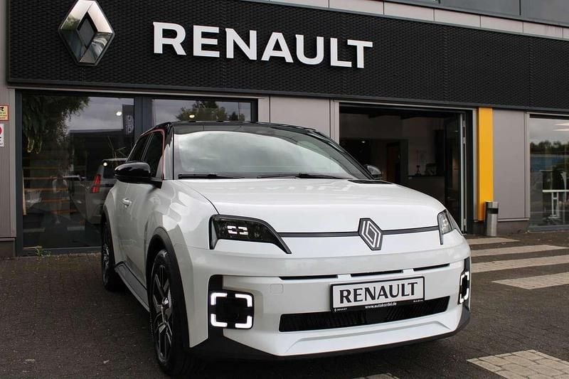 Perlmuttweiß metallic, black Neu 2025 Renault R5 Komfort Kleinwagen | 32.310 € - Bild 1/4