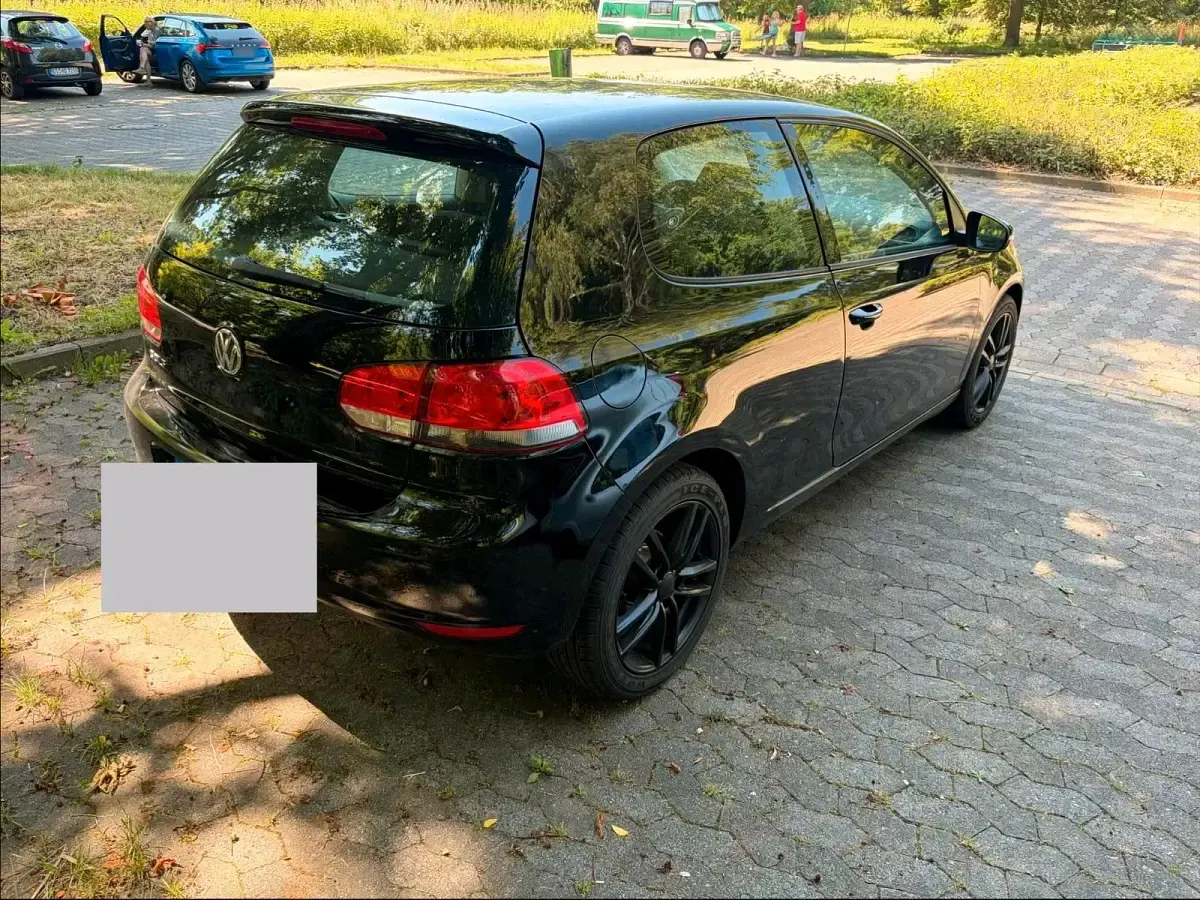 Gebraucht VW Golf VI 80 PS (58 kW) 2010 Schwarz Kleinwagen