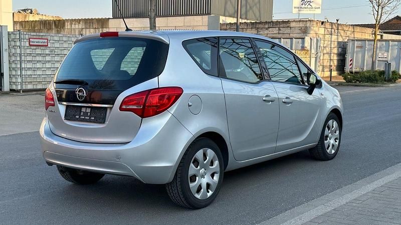 Gebraucht Opel Meriva Edition 101 PS (74 kW) 2011 Silber Van / Kleinbus