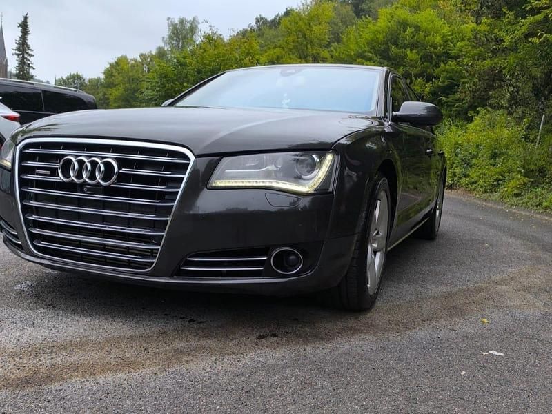 Grau Gebraucht 2012 Audi A8 Limousine | 15.500 € (Fairer Preis) - Bild 1/4