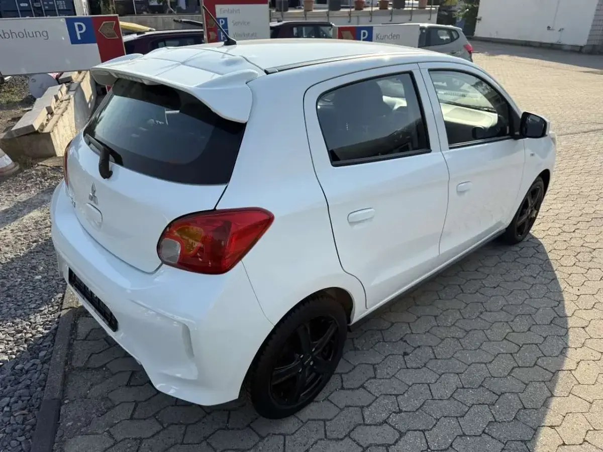 Gebraucht Mitsubishi Space Star Select 71 PS (52 kW) 2025 Islandweiss Kleinwagen