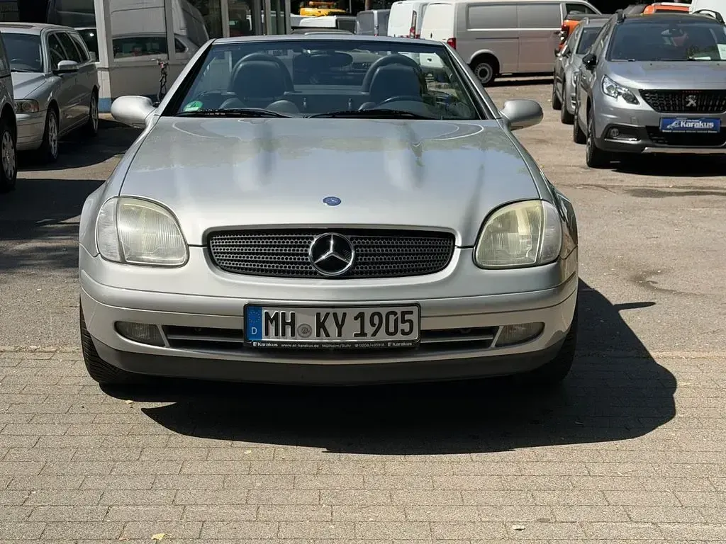Gebraucht Mercedes SLK230 193 PS (141 kW) 1997 Silber Cabrio