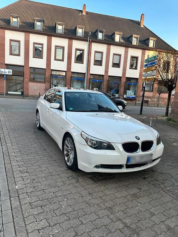Gebraucht BMW 525 180 PS (132 kW) 2007 Weiß Limousine