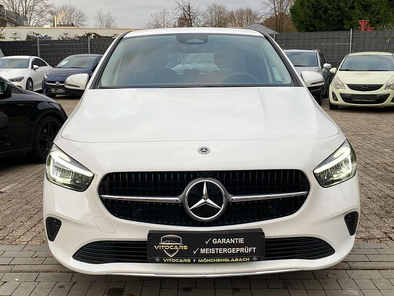 Gebraucht Mercedes B180 Progressive 116 PS (85 kW) 2023 Polarweiss  unilack Van / Kleinbus