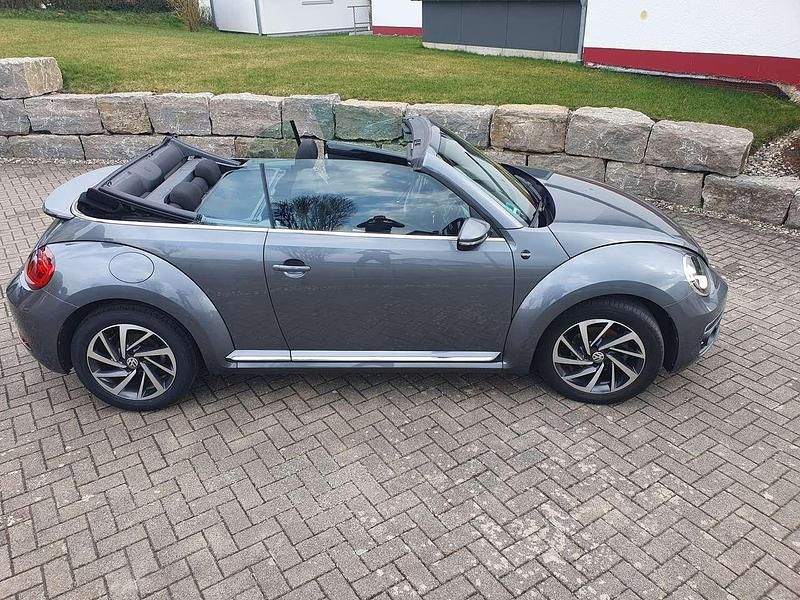 Gebraucht VW Beetle Cabriolet Sound 150 PS (110 kW) 2018 Grau Cabrio