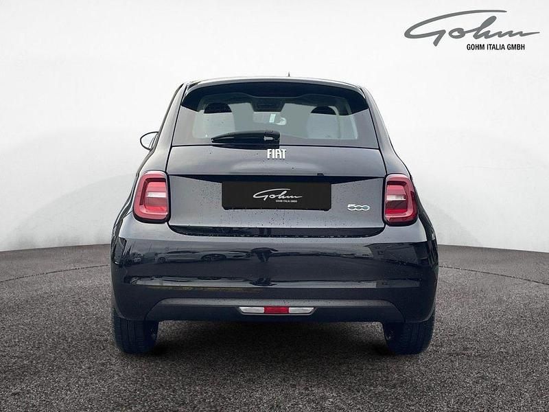 Gebraucht Fiat 500e Action 69 kW (95 PS) 2023 Schwarz Limousine