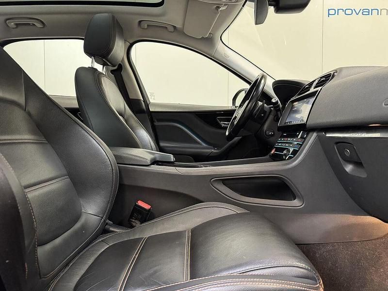 Gebraucht Jaguar F-Pace 179 PS (131 kW) 2017 Grau SUV