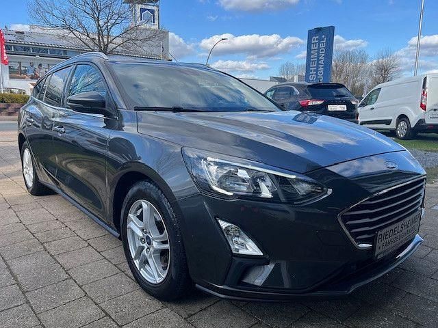 Gebraucht Ford Focus Cool & Connect 120 PS (88 kW) 2021 Grau Limousine