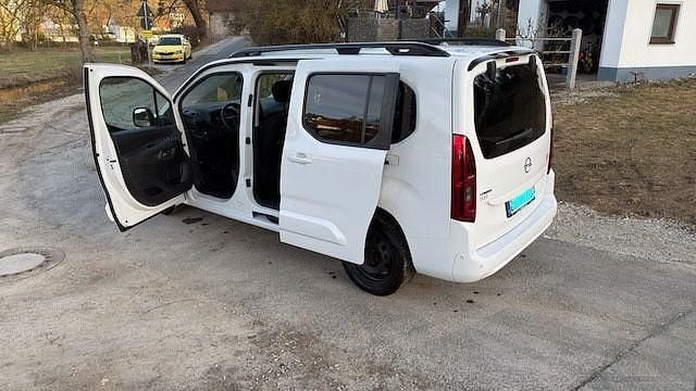 Gebraucht Opel Combo Life XL Ultimate 131 PS (96 kW) 2023 Weiß Van / Kleinbus