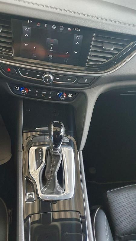 Gebraucht Opel Insignia Innovation 209 PS (153 kW) 2018 Schwarz Kombi