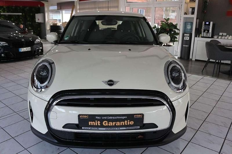 Gebraucht Mini Cooper 136 PS (100 kW) 2022 Weiß Kleinwagen