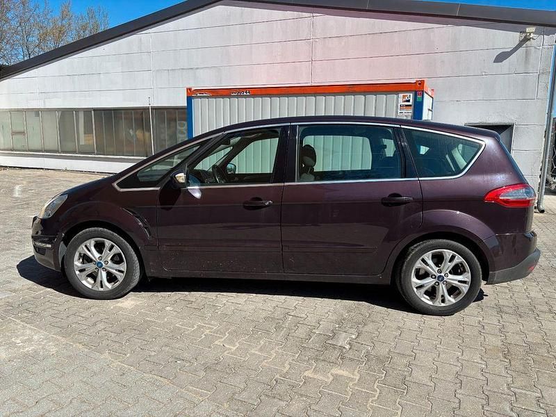 Gebraucht Ford S-MAX Titanium 140 PS (102 kW) 2012 Van / Kleinbus