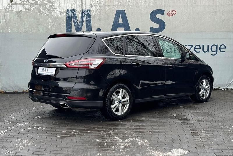 Gebraucht Ford S-MAX Titanium 209 PS (153 kW) 2016 Schwarz Van / Kleinbus