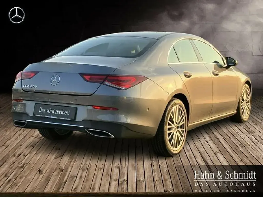 Gebraucht Mercedes CLA200 Progressive 163 PS (119 kW) 2019 Lack mountaingrau Coupé