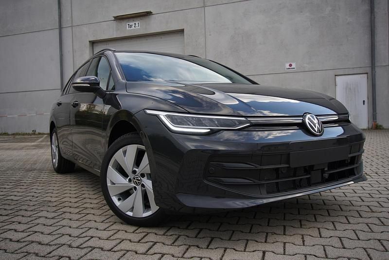 Uranograu Neu 2025 VW Golf VIII Kombi | 31.500 € (Superpreis) - Bild 1/4