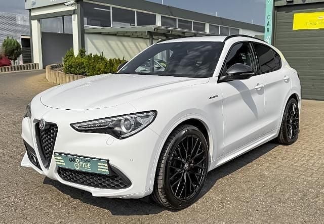 Weiß Gebraucht 2021 Alfa Romeo Stelvio Veloce SUV | 33.970 € (Superpreis) - Bild 1/4