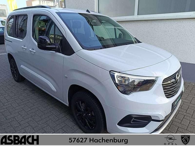 Weiß Gebraucht 2024 Opel Combo Life Ultimate Kombi | 26.990 € (Fairer Preis) - Bild 1/4