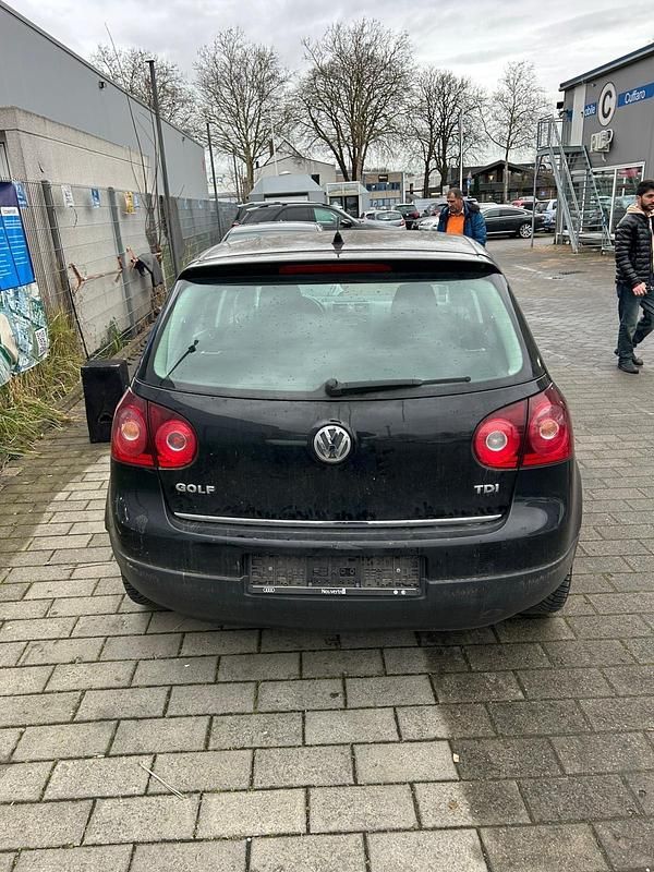 Gebraucht VW Golf V 105 PS (77 kW) 2008 Schwarz Kleinwagen