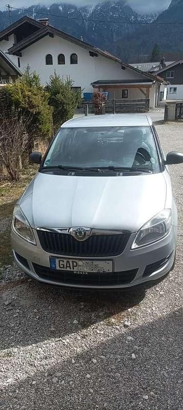 Gebraucht Skoda Fabia 69 PS (50 kW) 2011 Silber Limousine