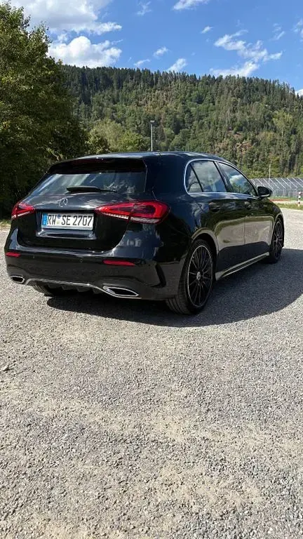 Gebraucht Mercedes A200 163 PS (119 kW) 2021 Schwarz Limousine
