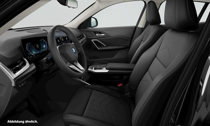 Neu BMW iX2 150 kW (204 PS) 2026 Schwarz SUV