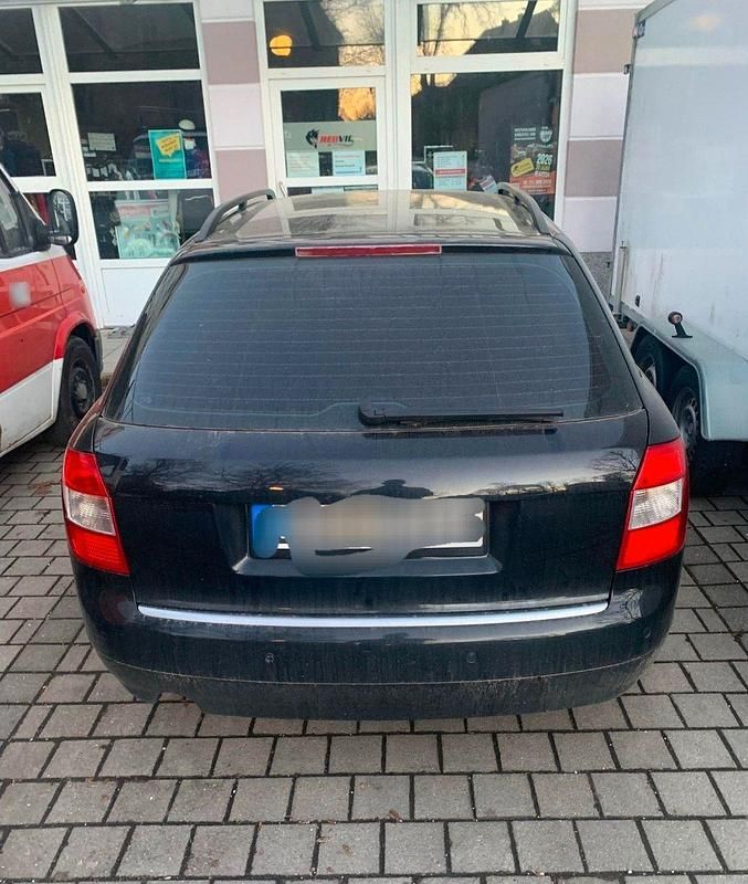 Gebraucht Audi A4 131 PS (96 kW) 2002 Schwarz Kombi