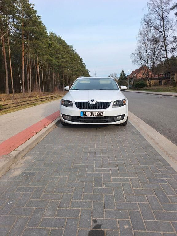 Gebraucht Skoda Octavia Style 150 PS (110 kW) 2016 Weiß Kleinwagen