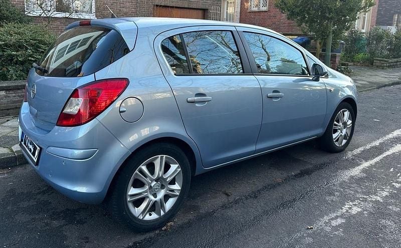 Blau Gebraucht 2009 Opel Corsa Color Edition Limousine | 2.599 € (Superpreis) - Bild 1/4