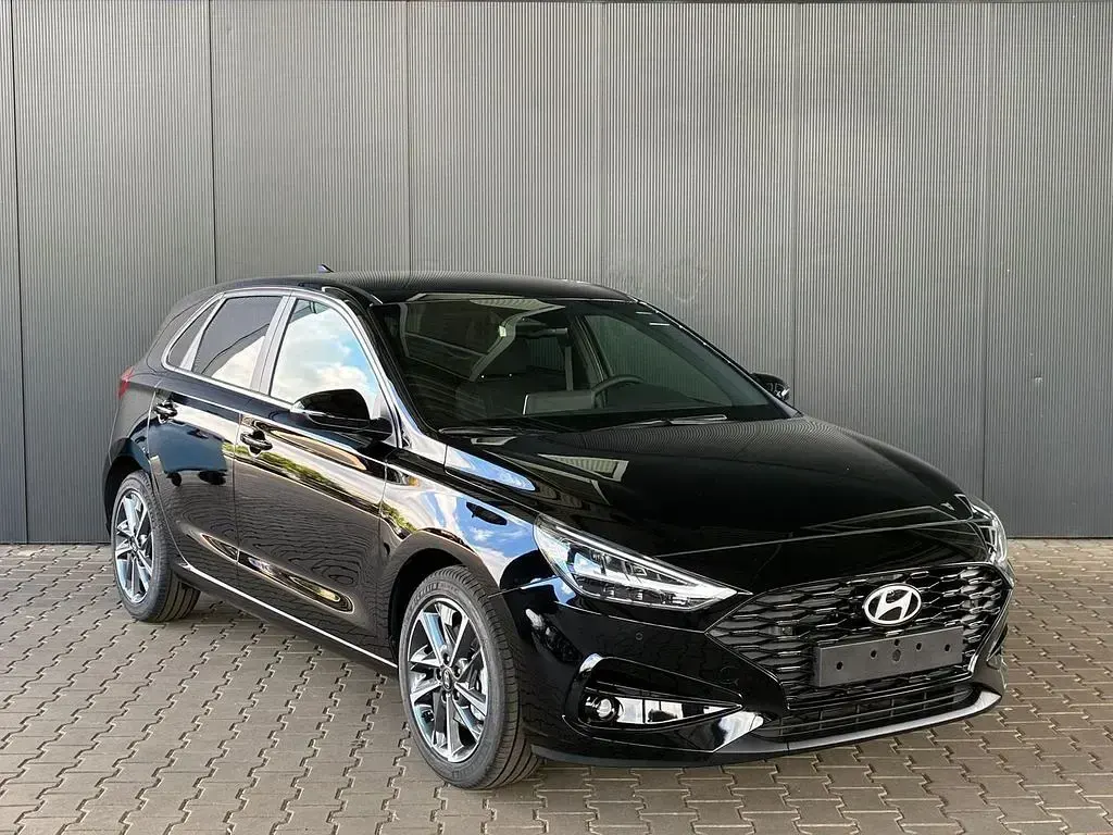 Neu Hyundai i30 Comfort 101 PS (74 kW) 2025 Schwarz Limousine