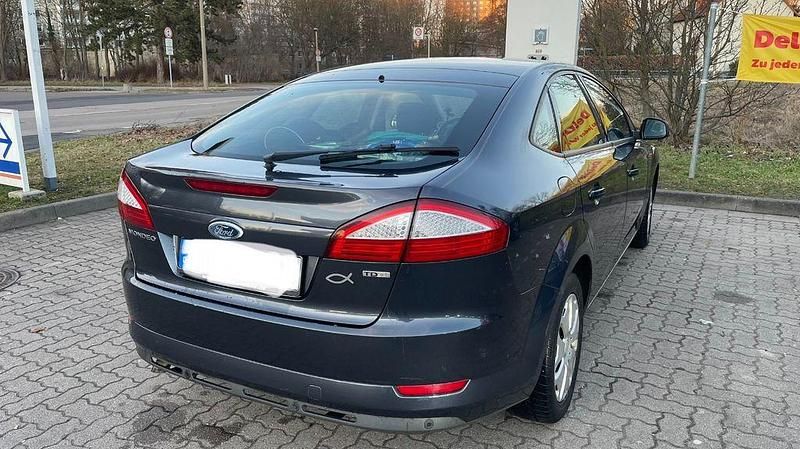 Gebraucht Ford Mondeo Trend 140 PS (102 kW) 2007 Blau Limousine