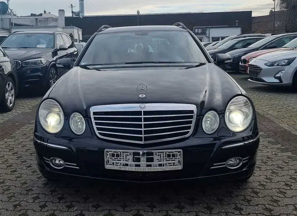 Gebraucht Mercedes E280 Avantgarde 190 PS (139 kW) 2007 Schwarz Limousine