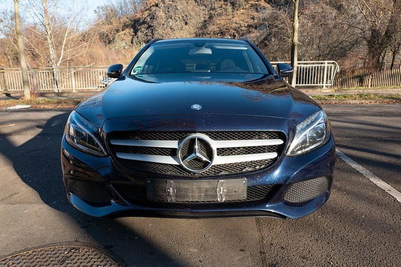 Gebraucht Mercedes C220 170 PS (125 kW) 2015 Blau Kombi