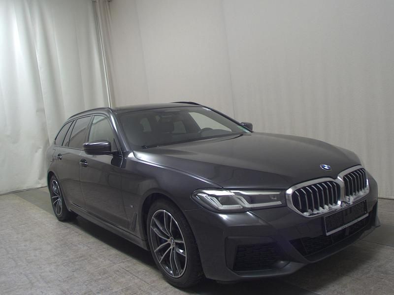 Gebraucht BMW 520 M Sport 190 PS (139 kW) 2022 Grau Kombi