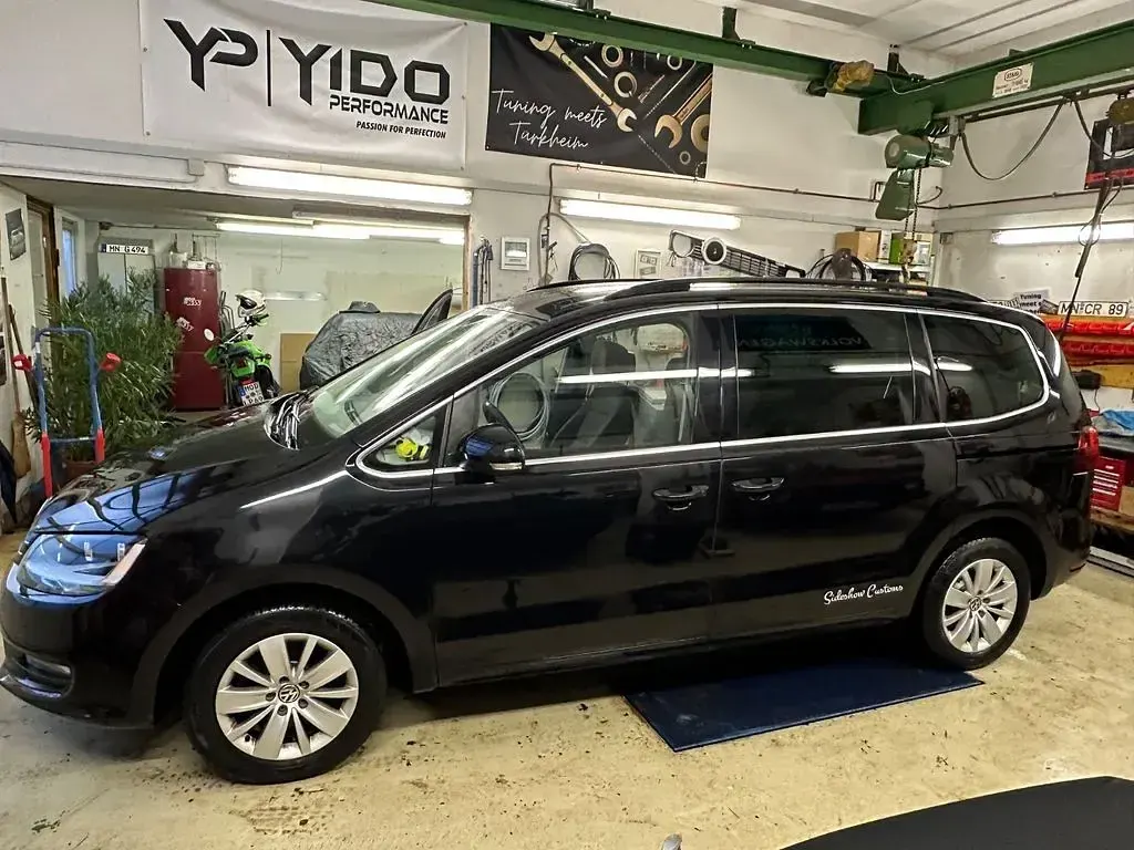 Gebraucht VW Sharan Comfortline 150 PS (110 kW) 2016 Schwarz Van / Kleinbus