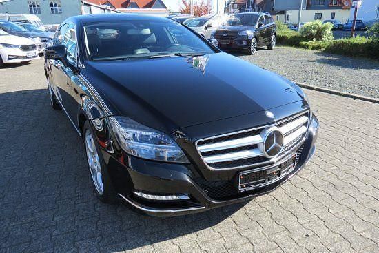 Schwarz Gebraucht 2014 Mercedes CLS350 Shooting Brake Kombi | 24.950 € (Etwas zu teuer) - Bild 1/4