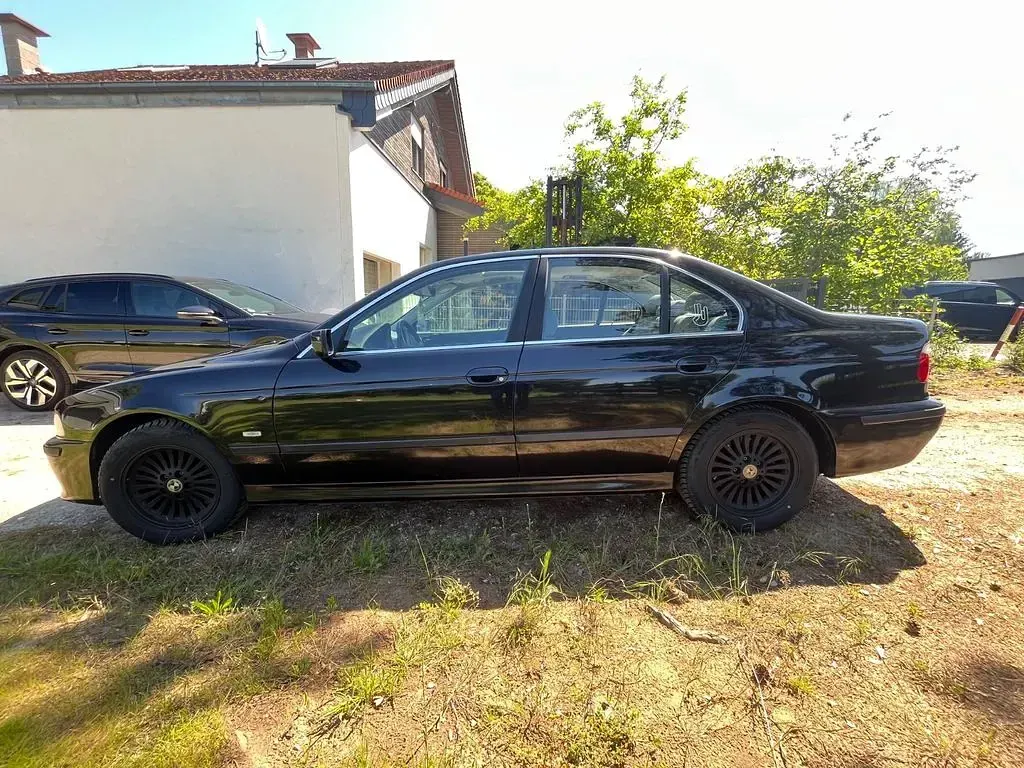 Używany BMW 520 150 KM (110 kW) 1998 Czarny Sedan/Limuzyna
