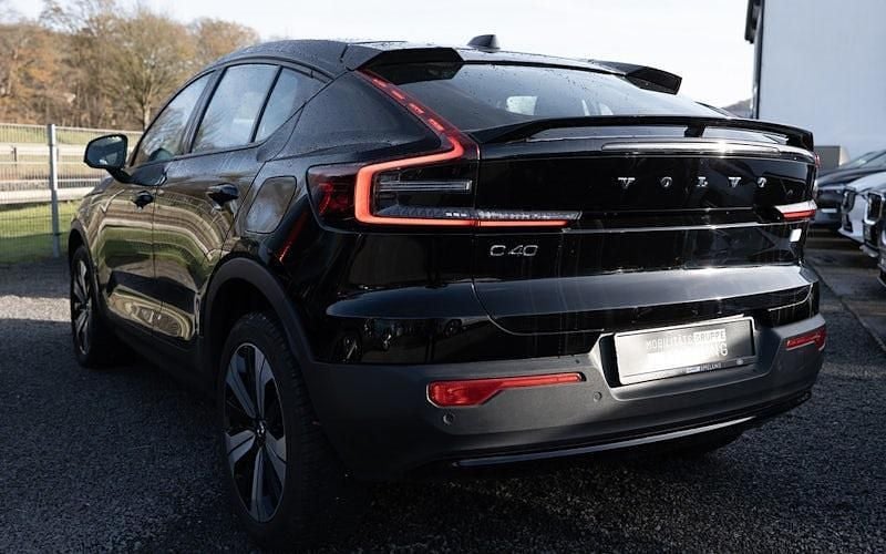 Second-hand Volvo C40 Core 300 kW (408 CP) 2022 Negru SUV