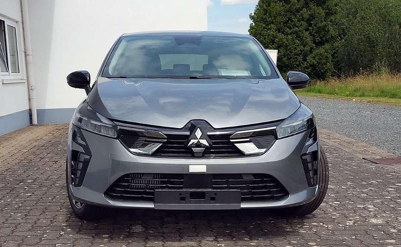 Gebraucht Mitsubishi Colt Plus 91 PS (66 kW) 2024 Achatgrau Limousine