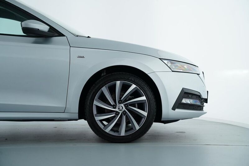 Gebraucht Skoda Octavia Tour 150 PS (110 kW) 2022 Brilliantsilber metallic Kombi