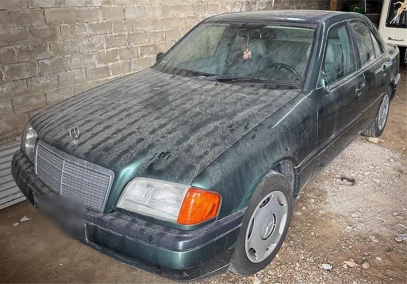 Grün Gebraucht 1993 Mercedes C200 Limousine | 3.000 € - Bild 1/4