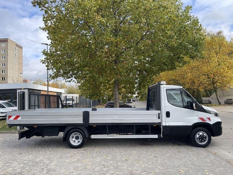 Gebraucht Iveco Daily 179 PS (131 kW) 2017 Weiss Van