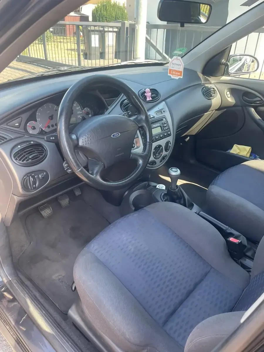 Usata Ford Focus 80 CV (58 kW) 2002 Marrone Utilitaria