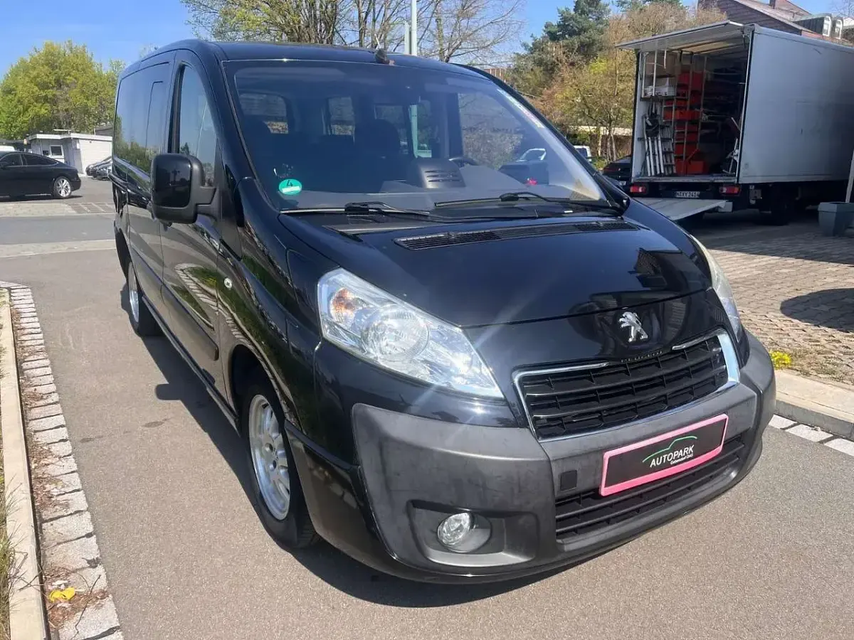 Gebraucht Peugeot Expert Allure 163 PS (119 kW) 2013 Lack onyx schwarz/deckende lac Van