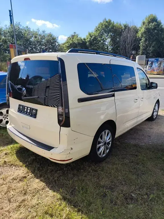 Gebraucht VW Caddy Maxi Life 122 PS (89 kW) 2022 Gelb Van / Kleinbus