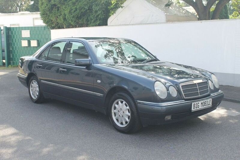 Gebraucht Mercedes E240 Elegance 170 PS (125 kW) 1998 Schwarz metallic Limousine