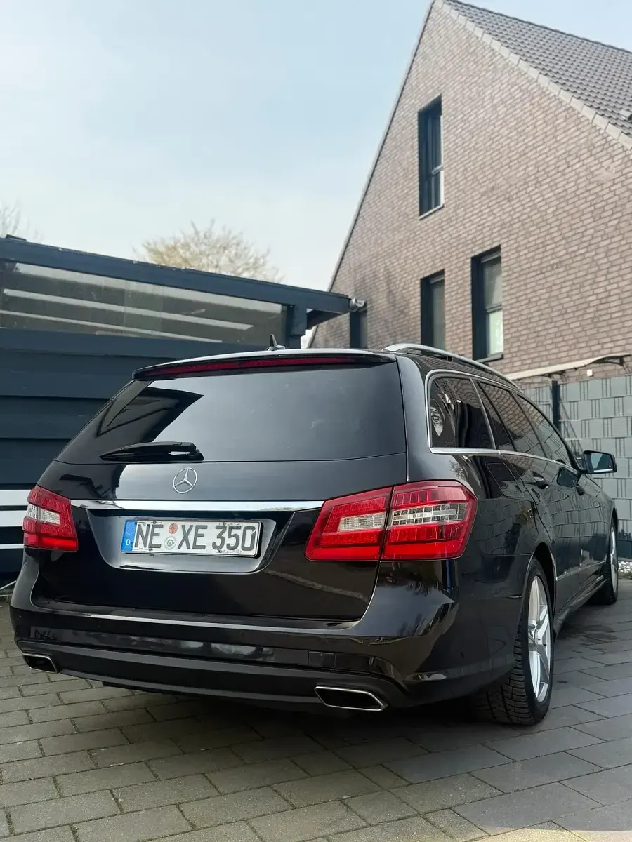Gebraucht Mercedes E350 AMG 265 PS (194 kW) 2011 Schwarz Kombi