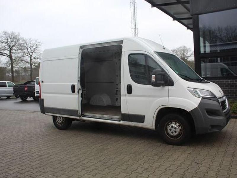 Gebraucht Peugeot Boxer 131 PS (96 kW) 2016 Weiß Van
