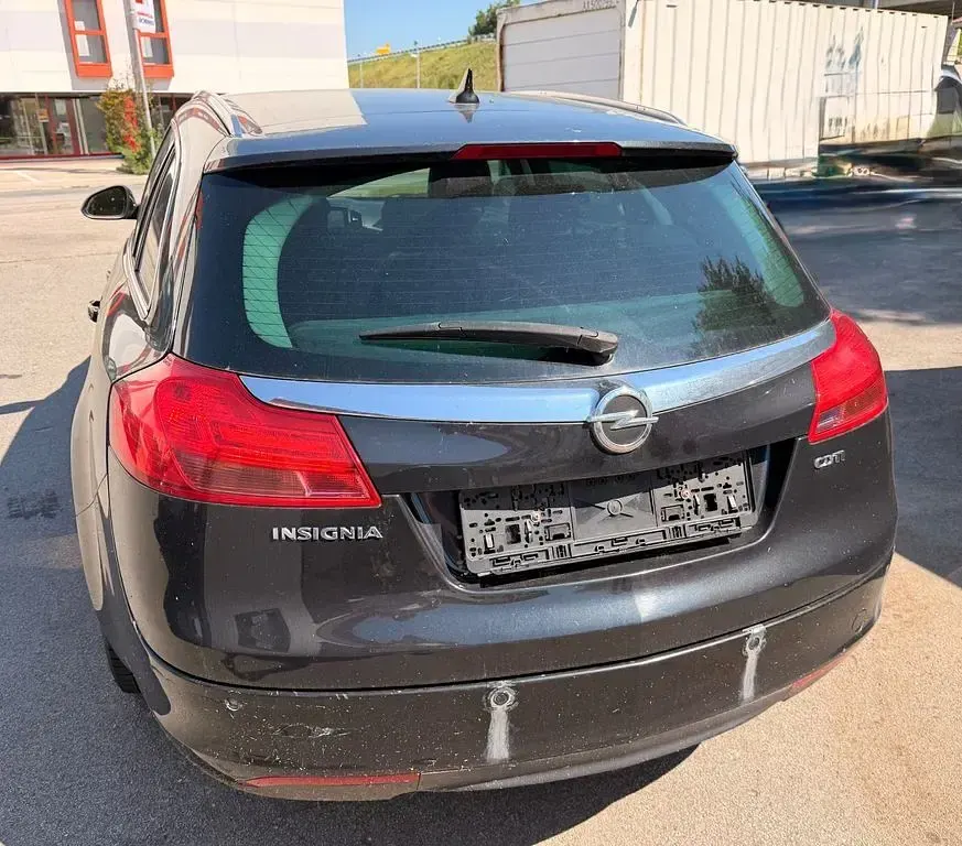 Gebraucht Opel Insignia Innovation 160 PS (117 kW) 2012 Schwarz Kombi
