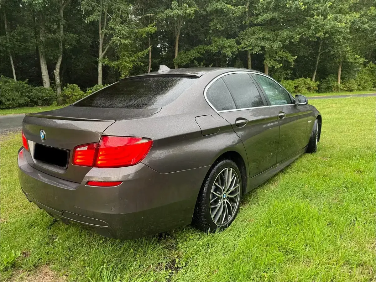 Gebraucht BMW 523 204 PS (150 kW) 2010 Braun Limousine