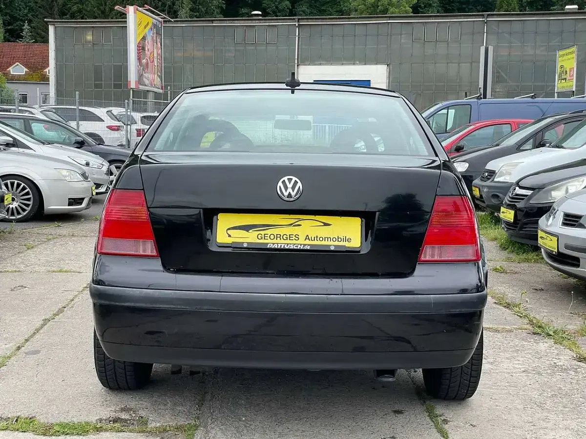 Gebraucht VW Bora 75 PS (55 kW) 2001 Schwarz Limousine